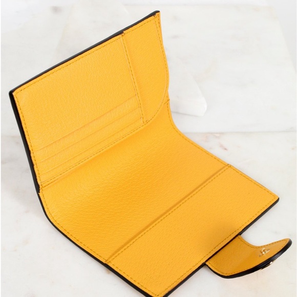 Gucci Flora passport holder - Picture 6 of 11